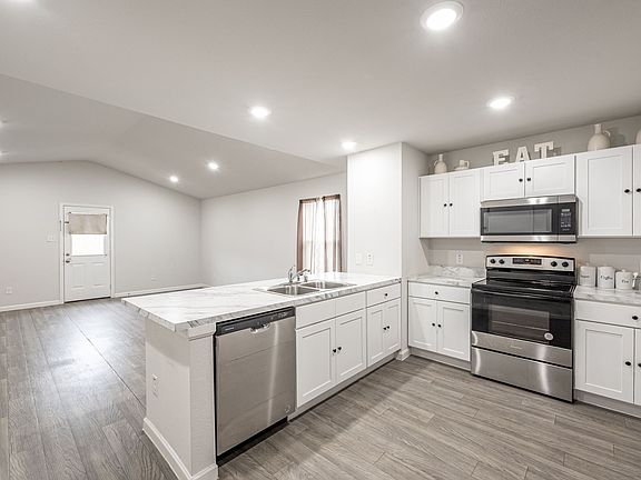 3rd image of 1106 Ripplewood Cir