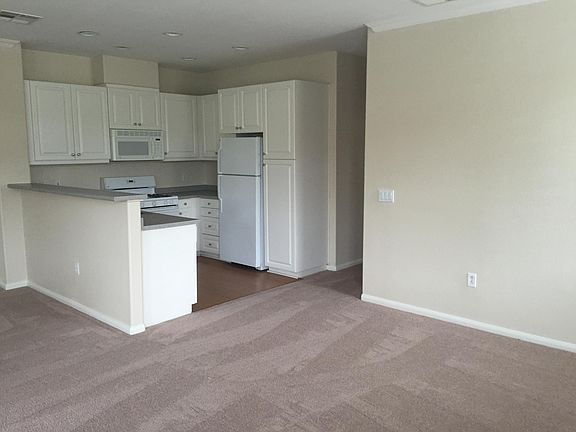 5th image of 12365 Creekview Dr Unit 94