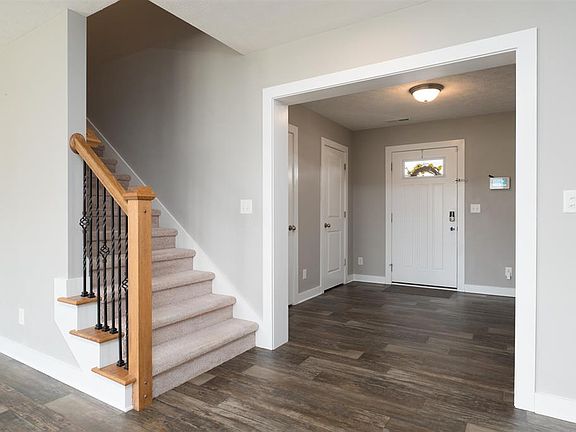 4th image of 5530 Goldenrod Ln