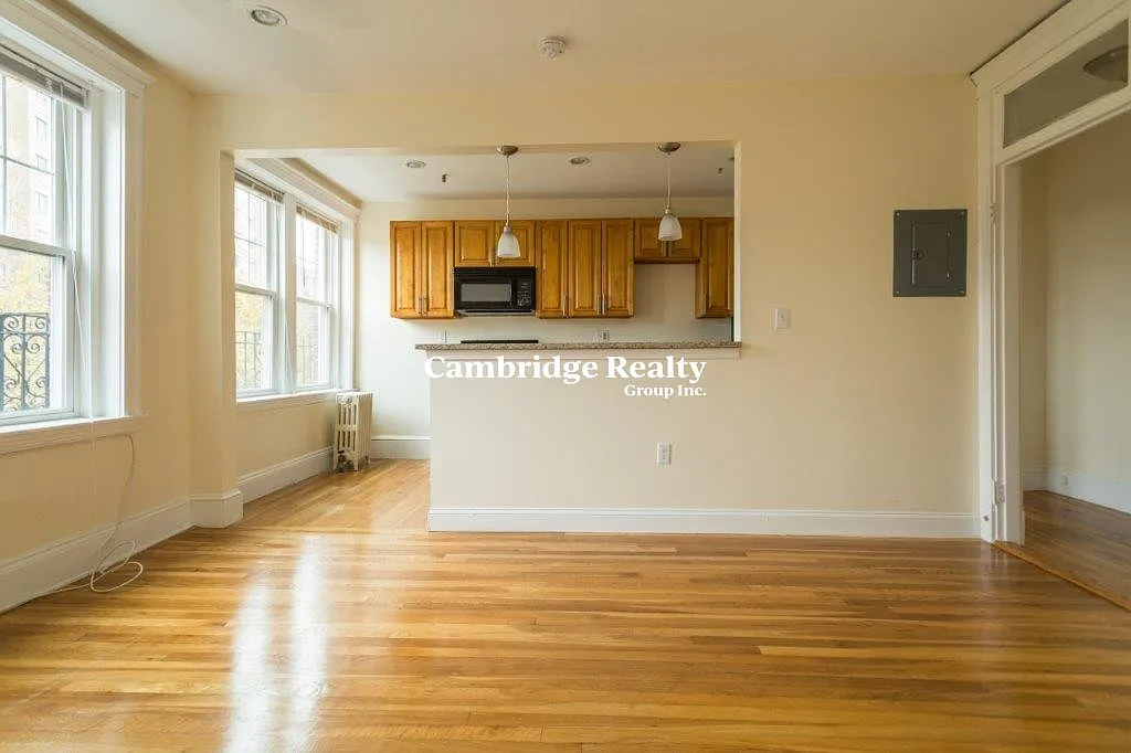 Studio, 1.0 bath, 430 sqft, $2,600 — Photo 3