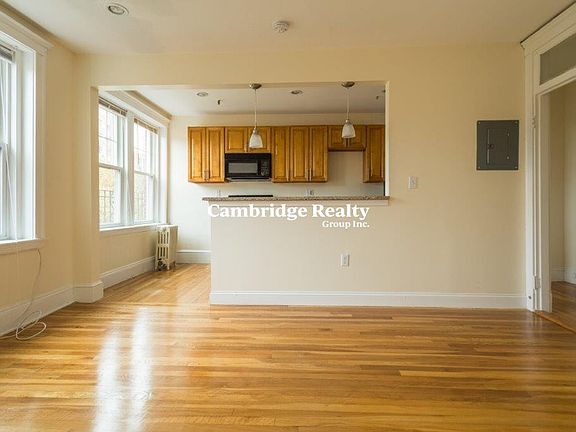 3rd image of 288 Chestnut Hill Ave #14T