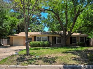 1119 W Lovers Ln, Arlington, TX 76013