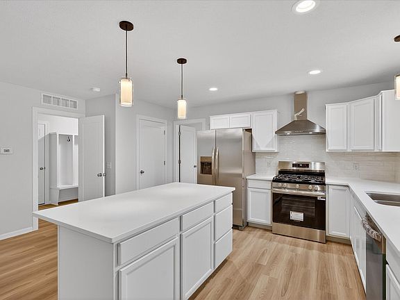 5th image of 10555 68th St SE