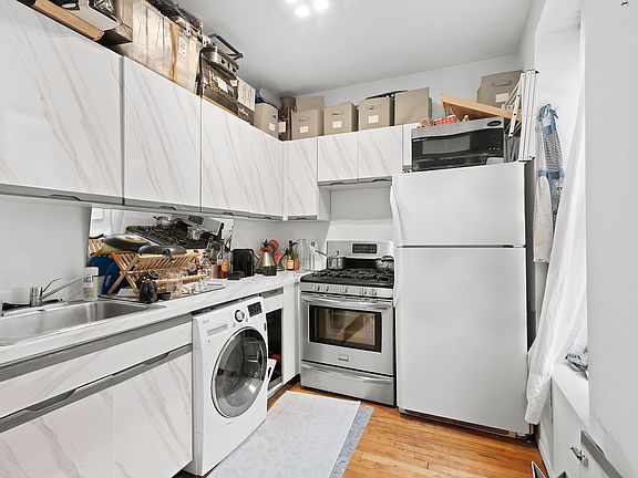 4th image of 241 Eldridge St APT 5R