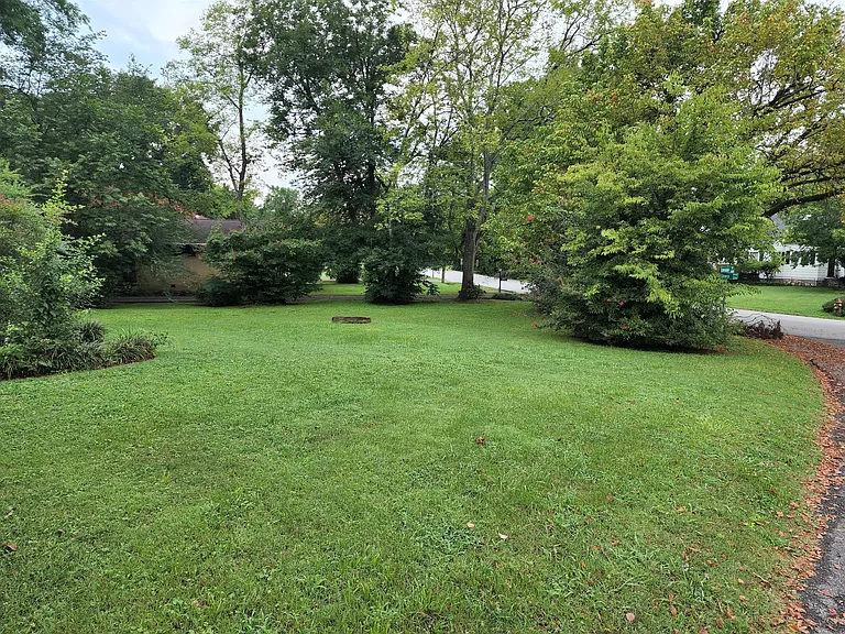 4300 Lonsdale Dr — Photo 19