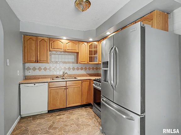5th image of 436 Hickory Grv E
