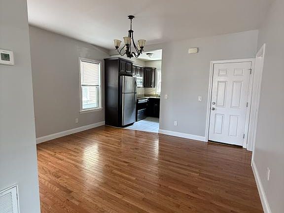 5th image of 1033 N Main St
