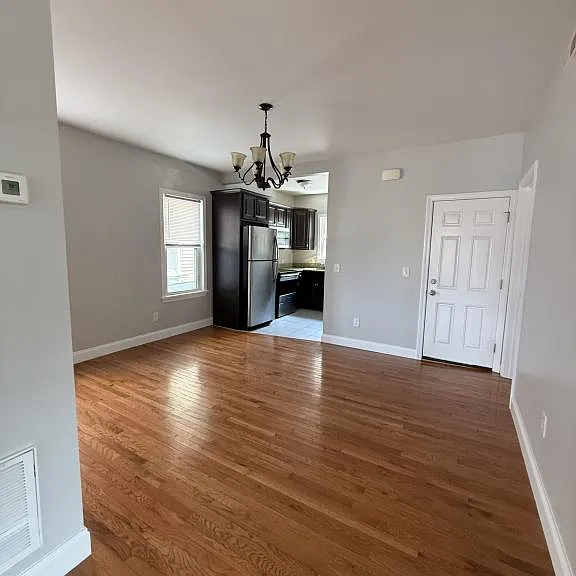 1033 N Main St — Photo 5