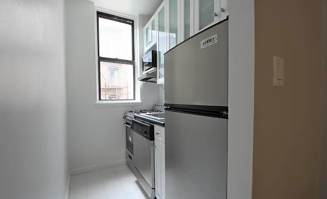 Rented by Compass | media 11