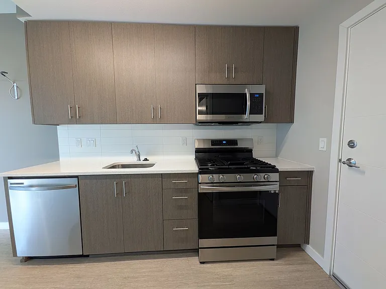Soleil Apartments — Photo 22