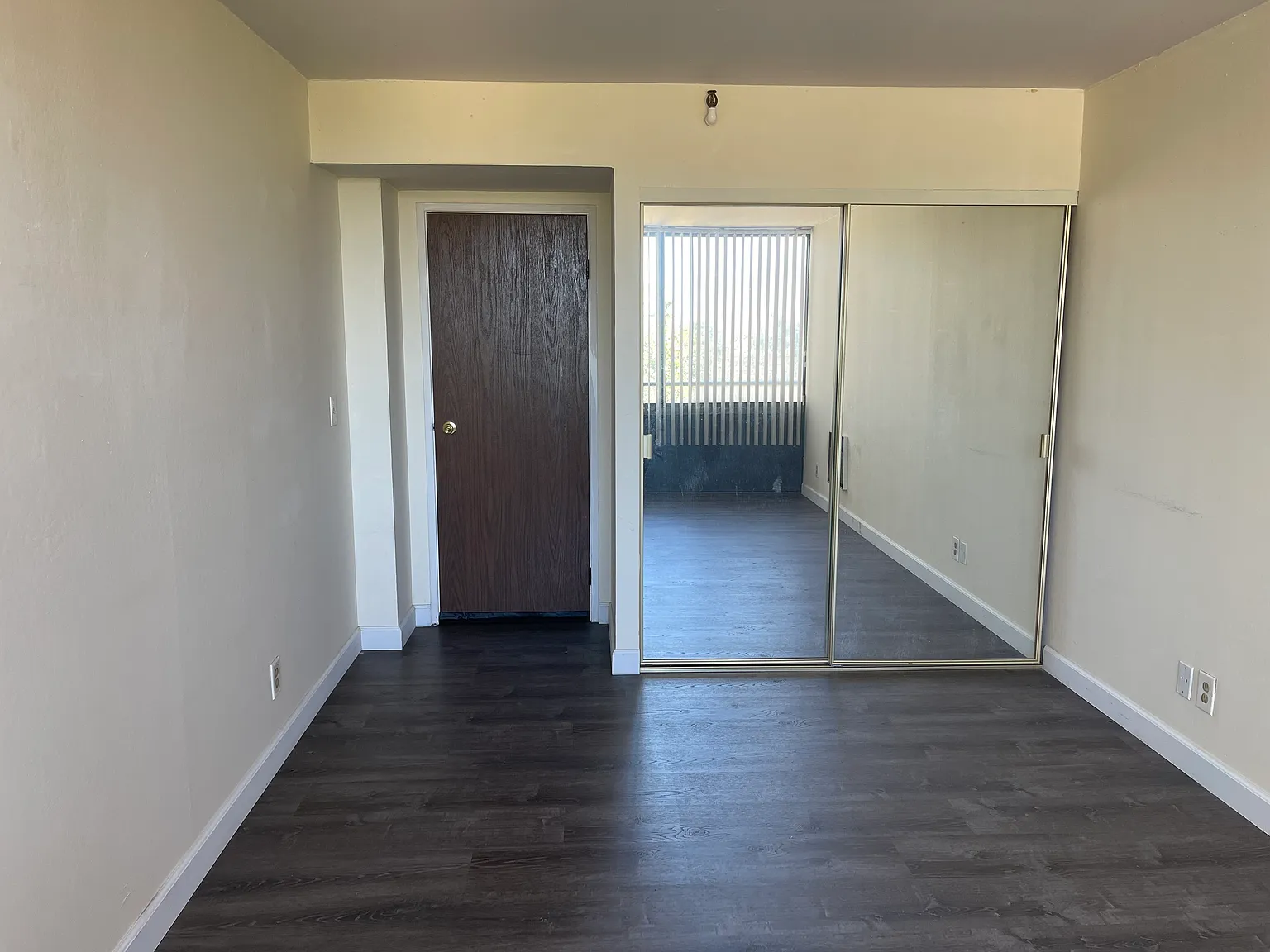 2 bed, 822 sqft, $2,000 — Photo 4