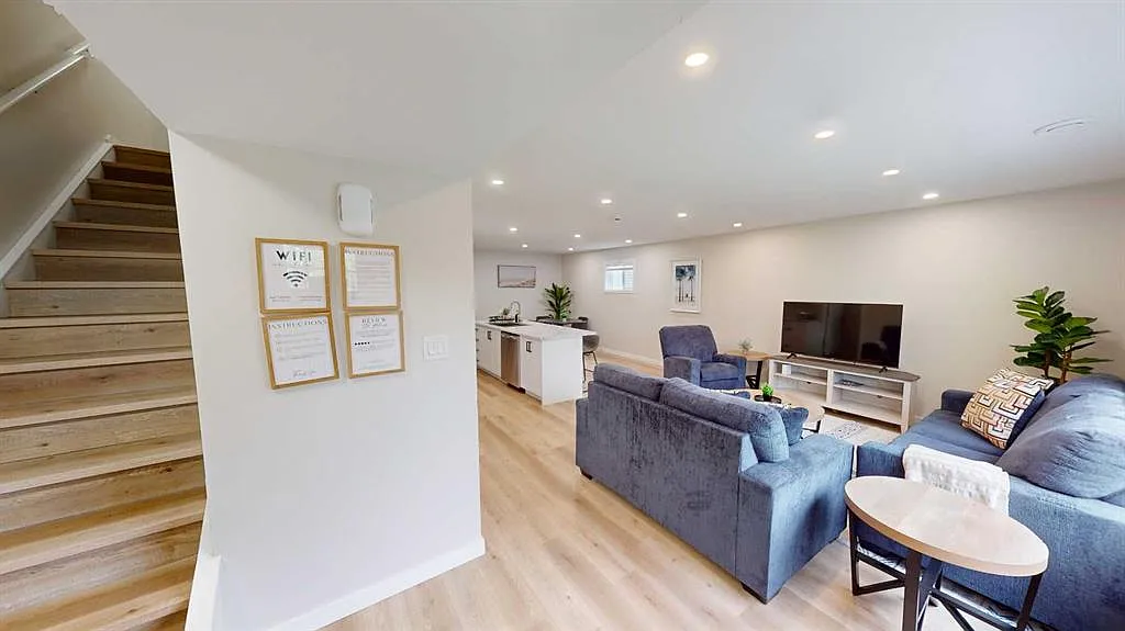 3 bed, 1.5 bath, 1407 sqft, $2,500 — Photo 2