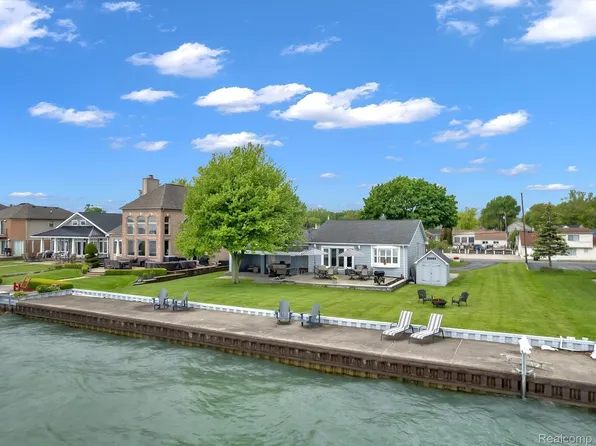45930 Private Shore Dr, Chesterfield, MI 48047