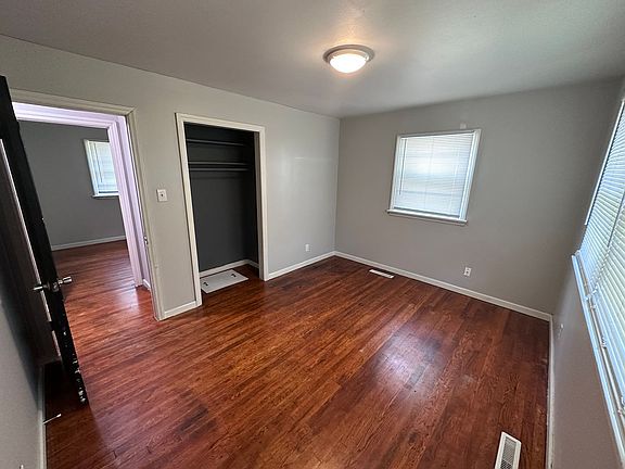3rd image of 1514 Park Ln #9694EF262