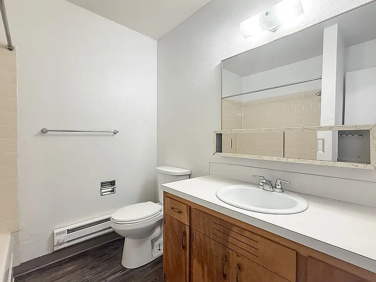 Kathy-Ann Apartments — Photo 16