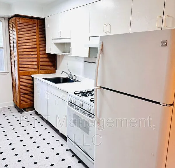 8805 Plymouth St #5 — Photo 21