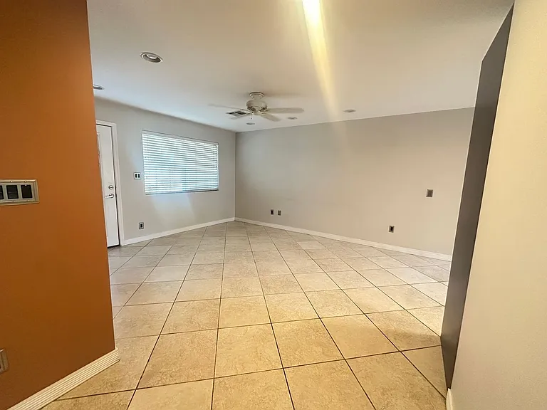 1850 E Maryland Ave #54 — Photo 16
