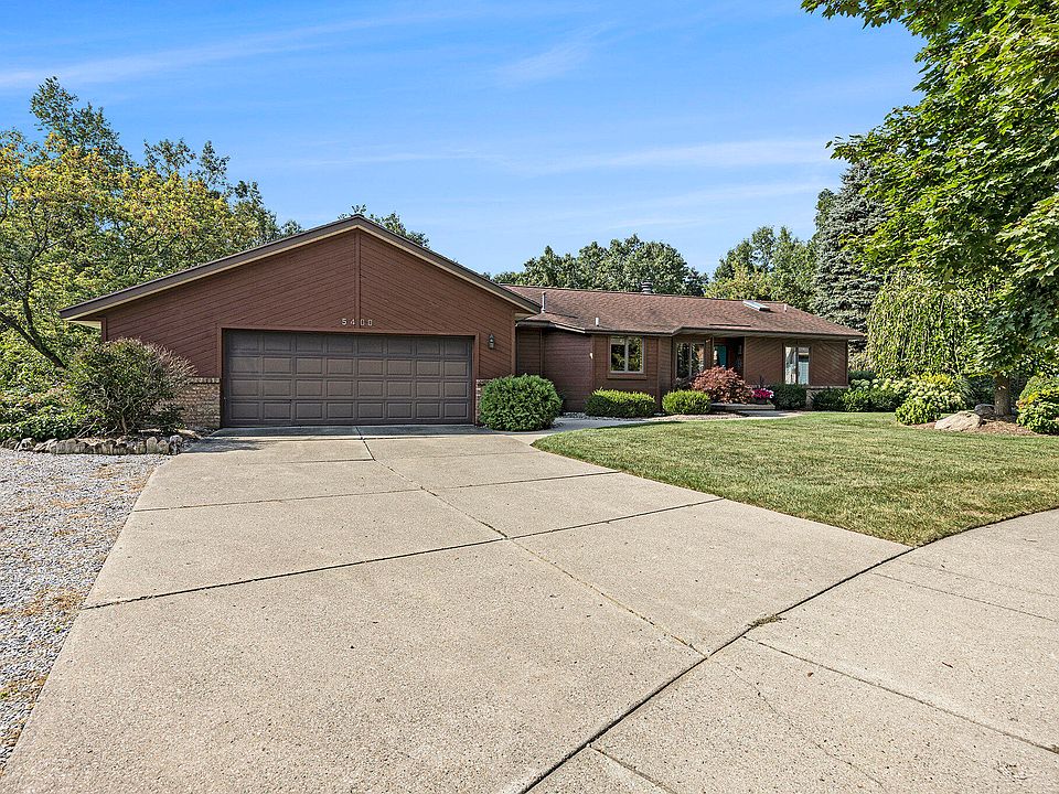 1st image of 5400 Riverlook Dr NE