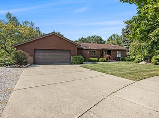 5400 Riverlook Dr NE, Comstock Park, MI 49321