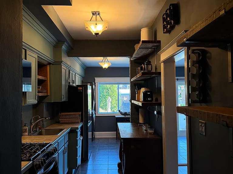 1214 Neal St NE — Photo 8