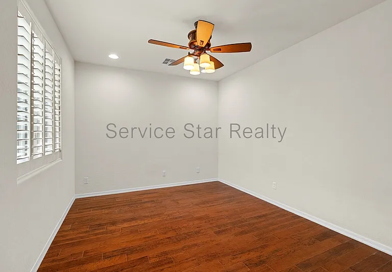 3724 E Robin Ln — Photo 10