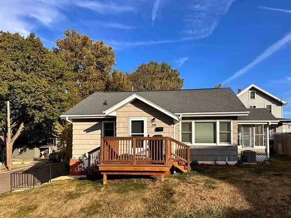 295 York St, Dubuque, IA 52003