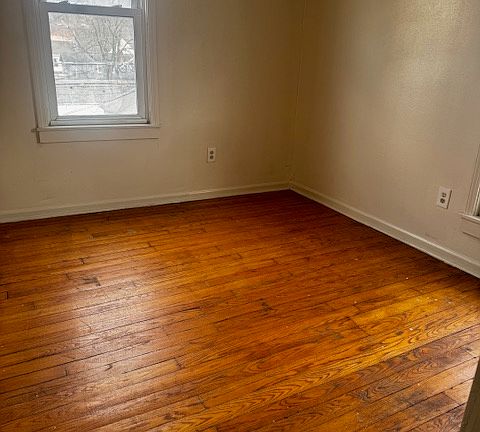 5th image of 1 Catherine St