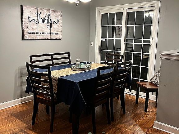5th image of 657 Windsor Dr