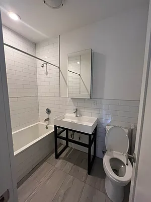 Rented by Delmark Realty LLC | media 24