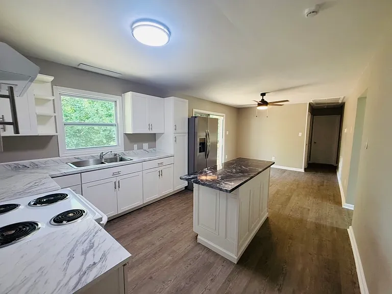 304 E Barr St — Photo 6