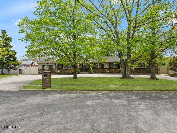 3rd image of 1257 Herkimer Road