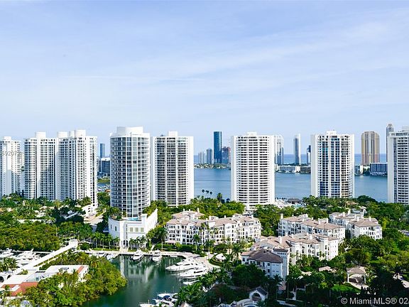 3rd image of 1000 Island Blvd APT 2705