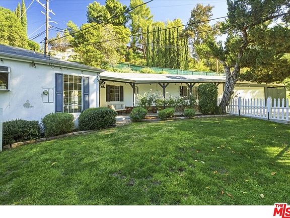 2nd image of 7815 Denivelle Rd