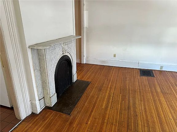 2nd image of 525 Averill Ave #1