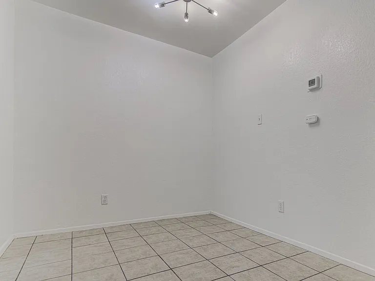 805 Sirocco Dr — Photo 8