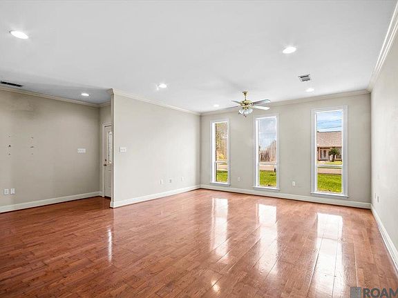 4th image of 3526 Redbud St