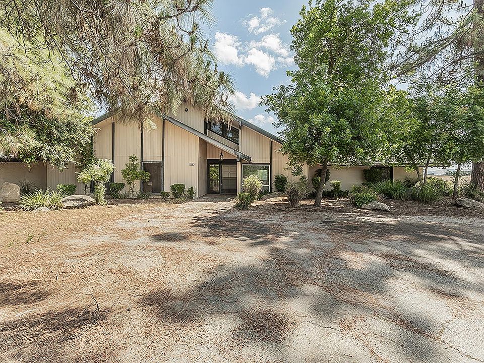 1st image of 5276 N Poinsettia Ave