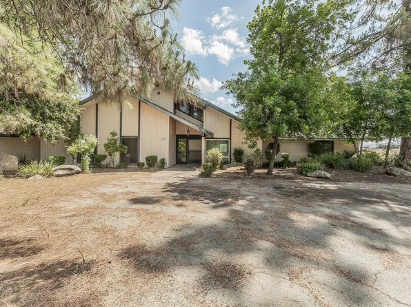 5276 Poinsetta Ave, Clovis, CA 93619