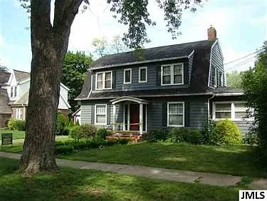 119 S Bowen St photo 1
