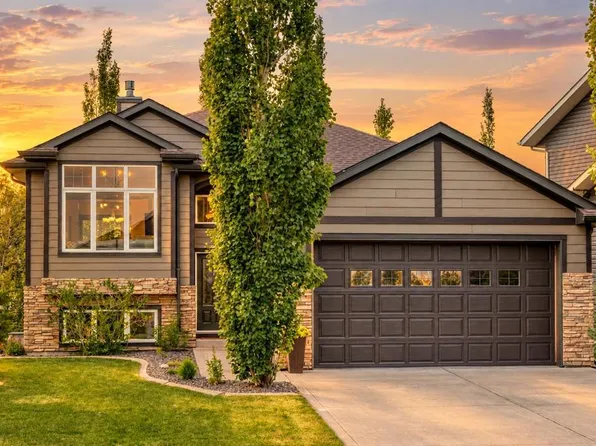 4 SW Welsh Close, Red Deer, AB T4N 1E2
