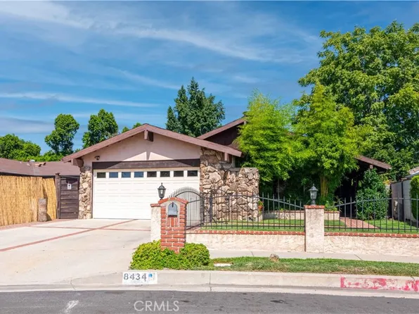 8434 Glassport Ave, Canoga Park, CA 91304