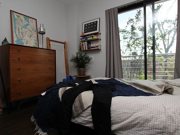 3rd image of 167 Graham Ave #2A