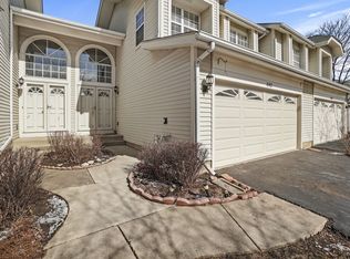 642 Sturnbridge Ln, Schaumburg, IL 60173