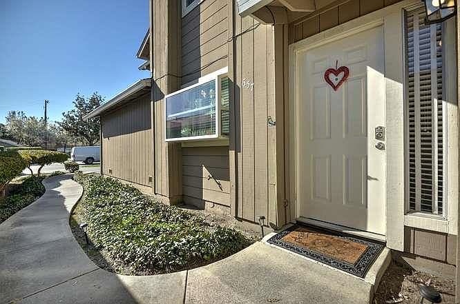 1st image of 657 Martinique Ct