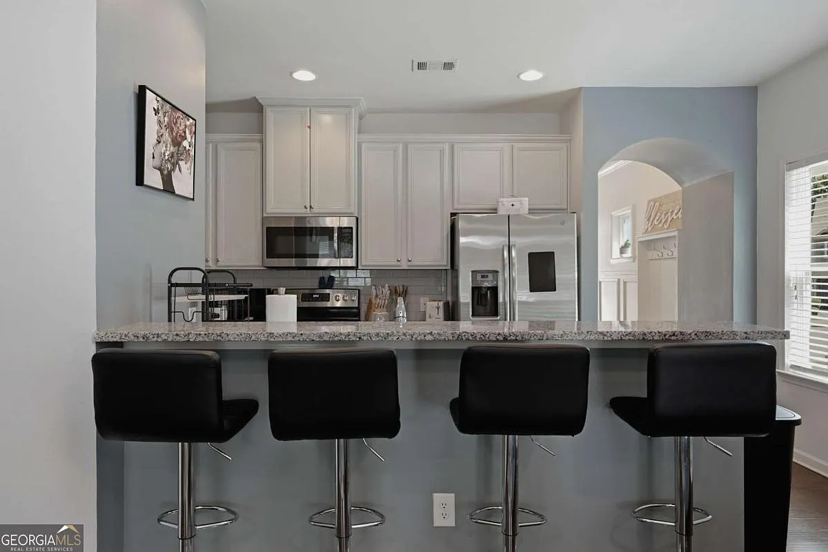 3 bed, 2.5 bath, $2,150 — Photo 4