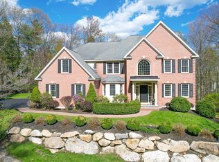 50 Newfane Rd, Bedford, NH 03110