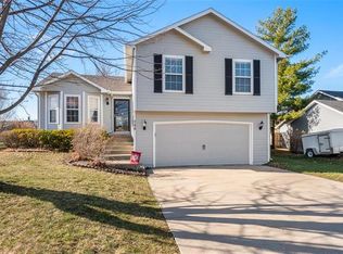 740 W Bluebird St, Gardner, KS 66030