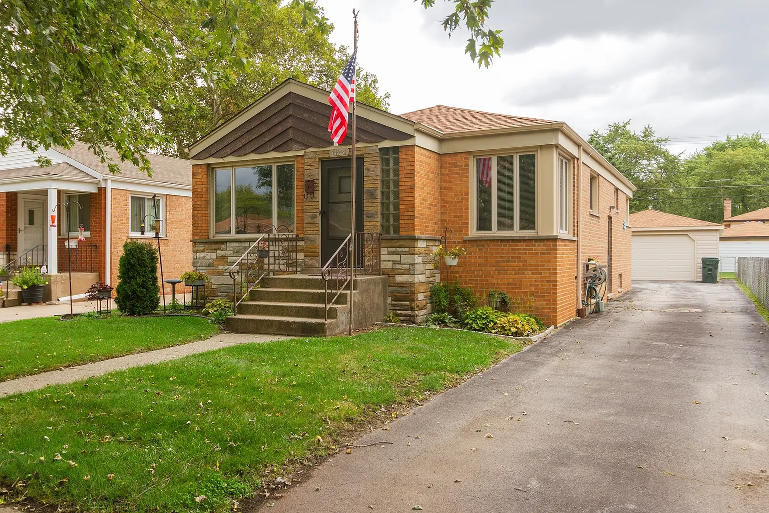 14231 University Ave photo 1