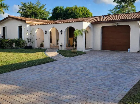 10478 NW 4th St, Plantation, FL 33324