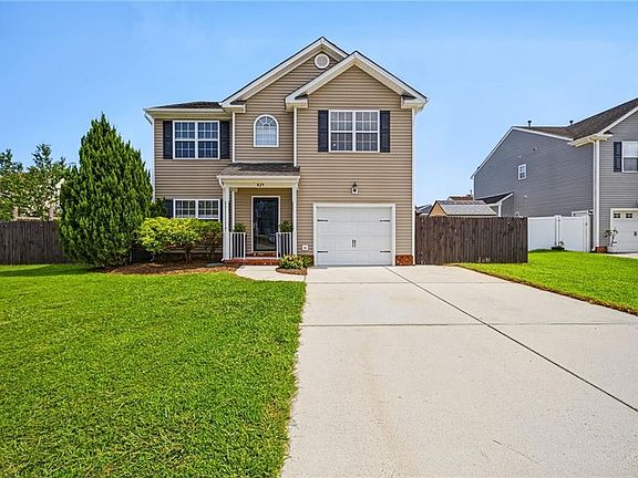 2nd image of 829 Cabrini Pl